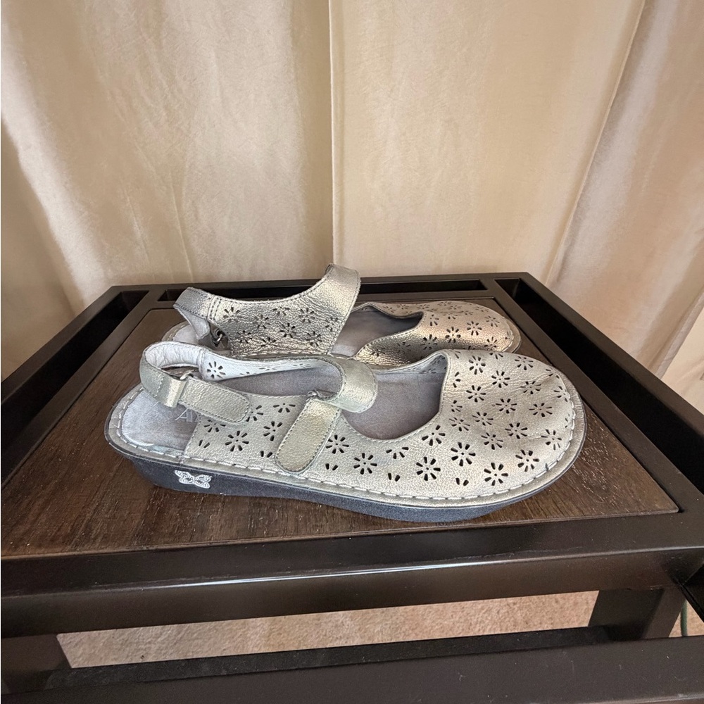 Alegria Silver Women’s Sandals with Floral Design EU size 39  = US size 8.5